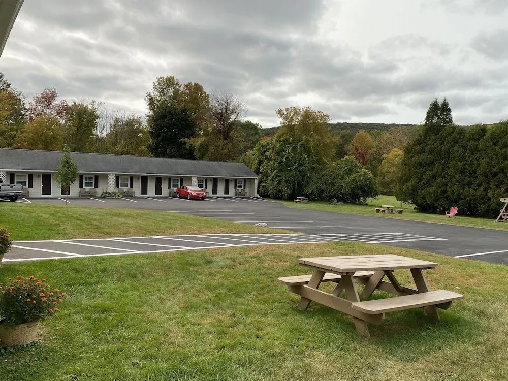 Villager Motel