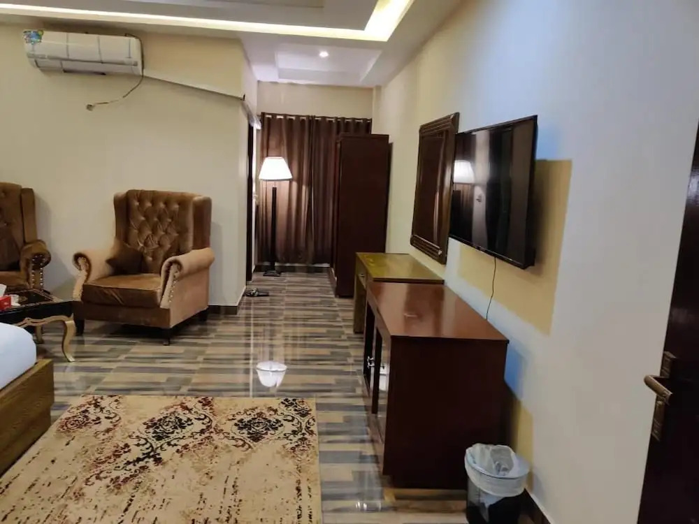 Royal Mansion Hotel