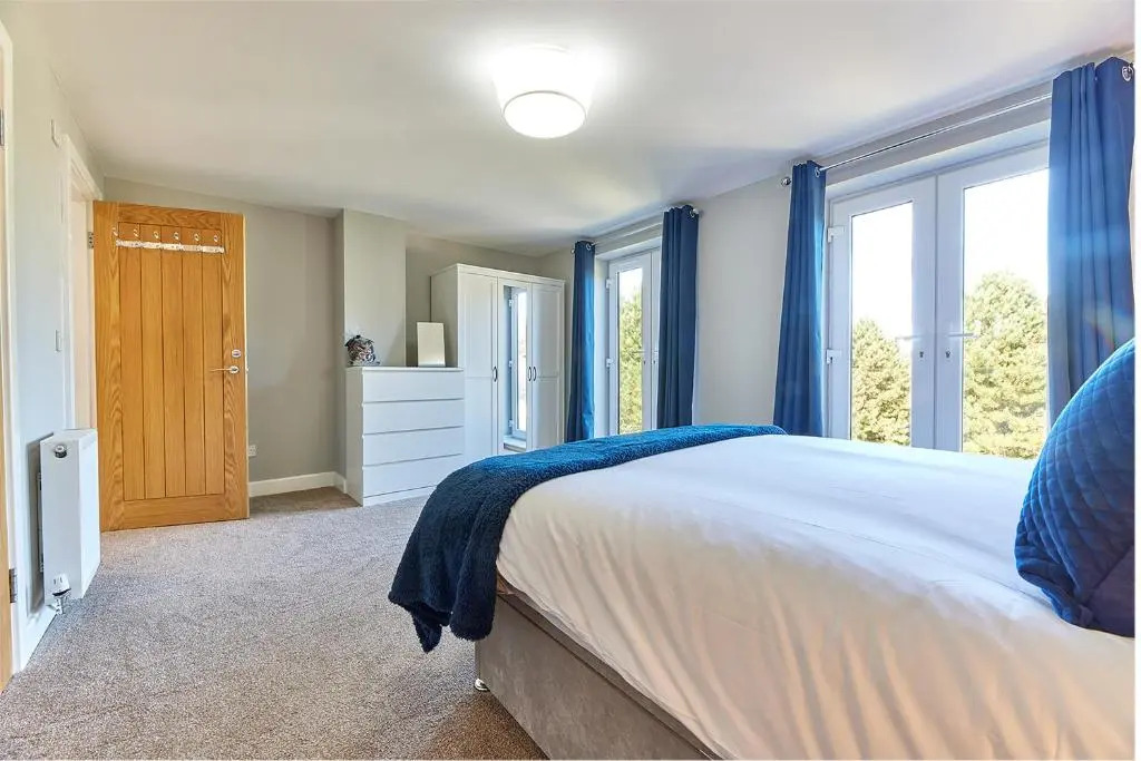 Host & Stay - Castle View