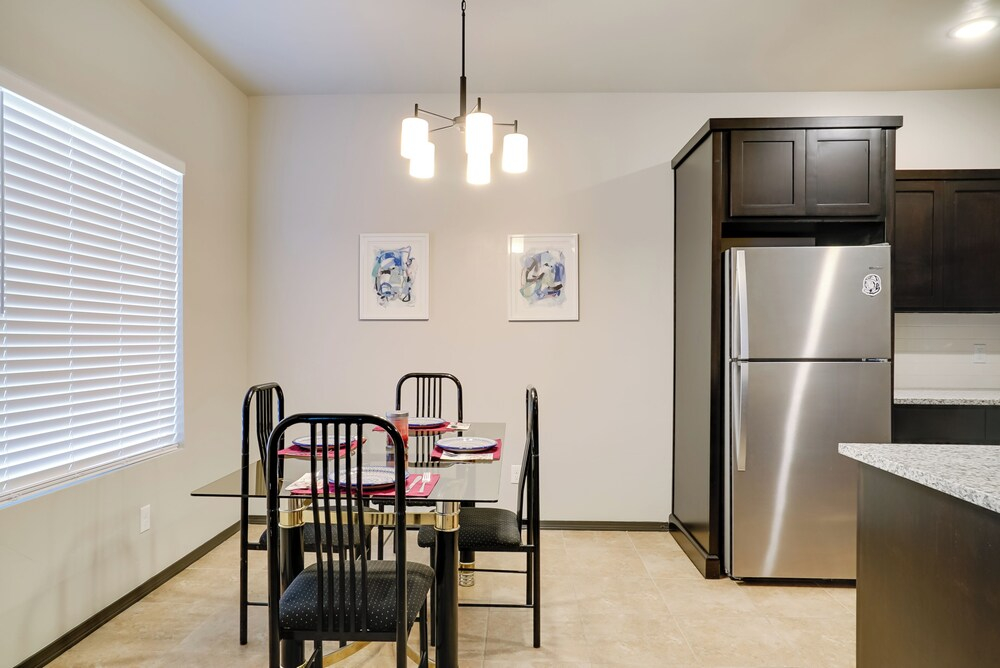 Single-story Apt, 3 Mi to Fort Bliss!