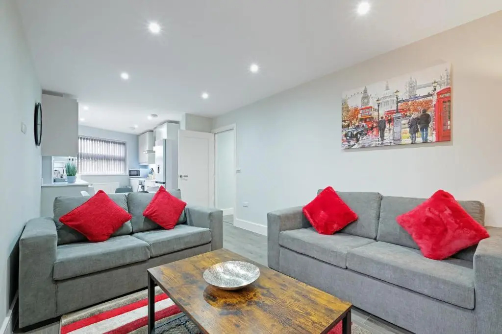 Crown Place 2 & 3 Bedroom Luxury Apts. with Parking in Shepperton