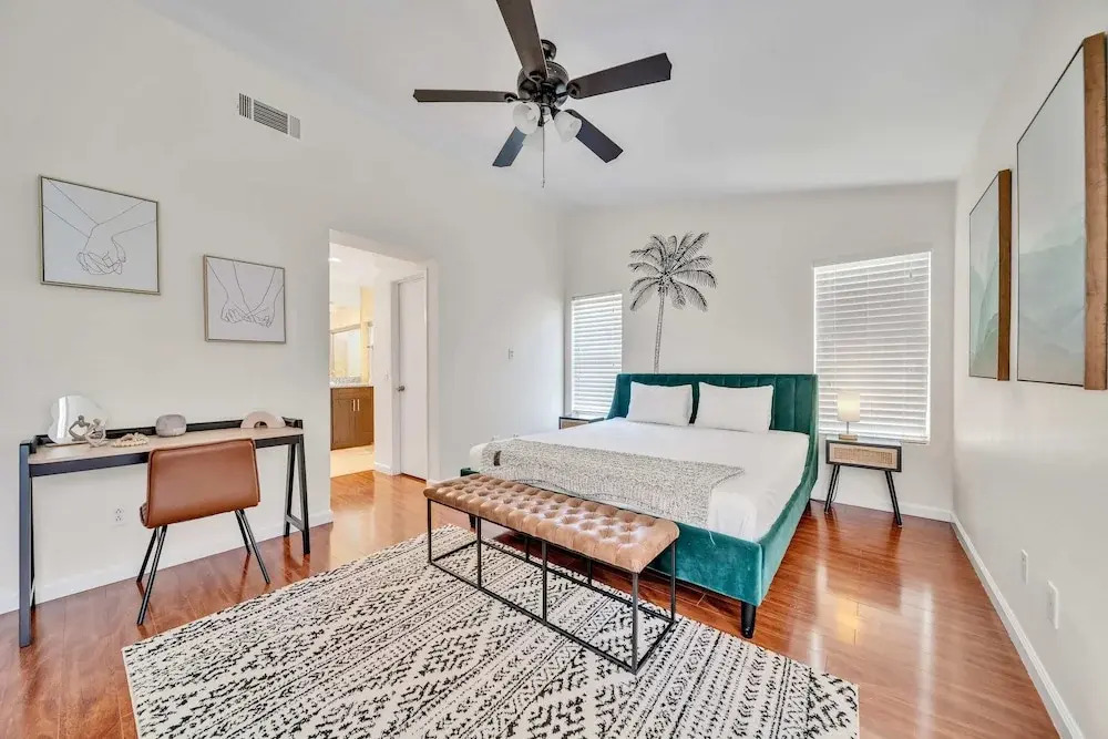 @marbella Lane - 4BR Lavish Castle Retreat