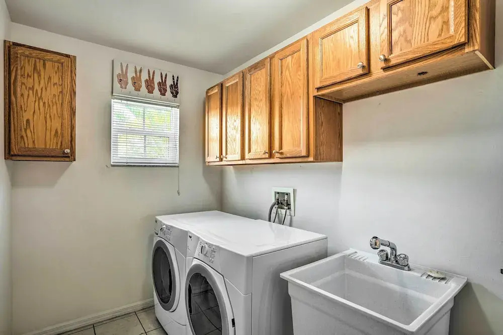 Canalfront Cape Coral Escape - ADA Friendly!