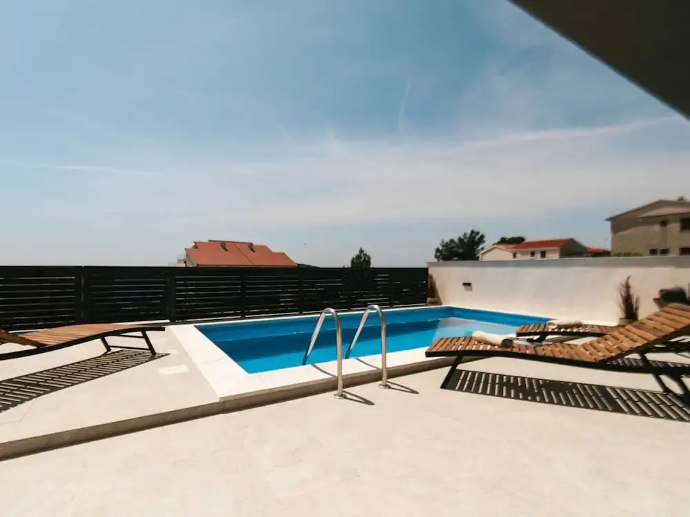 Villa La Ze - Three Bedroom Villa with Swimming Pool