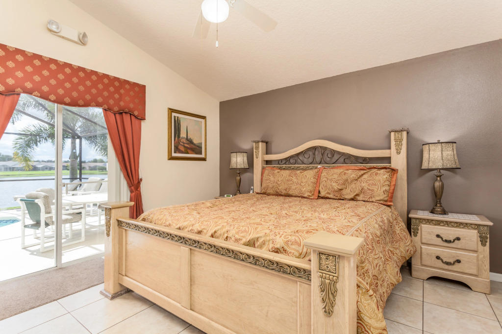 Eagle Pointe-ru1022