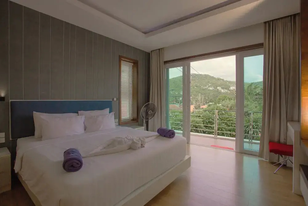 Nee Pool Villa