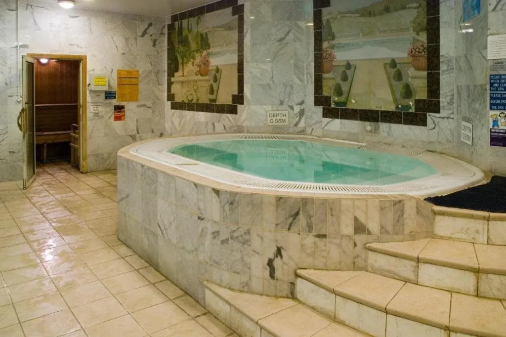 Royal Court Hotel