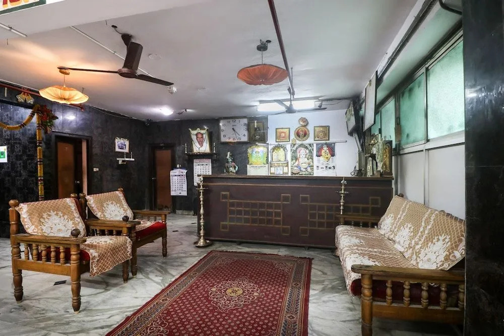 SPOT ON 41141 Hotel Sri Ram Nallamani