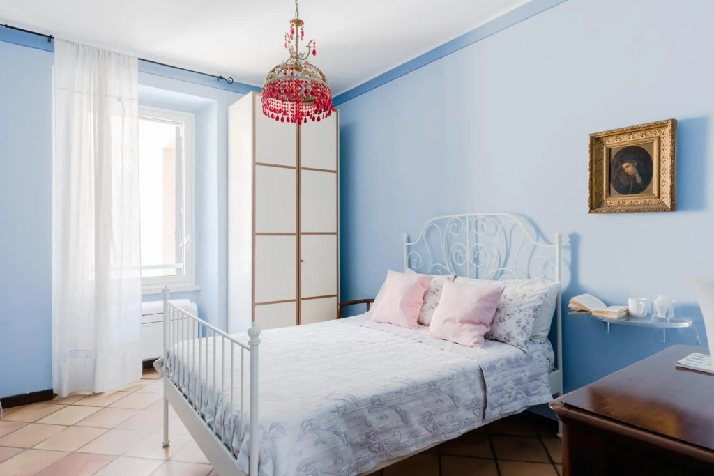 Classic apartment near the Colosseum