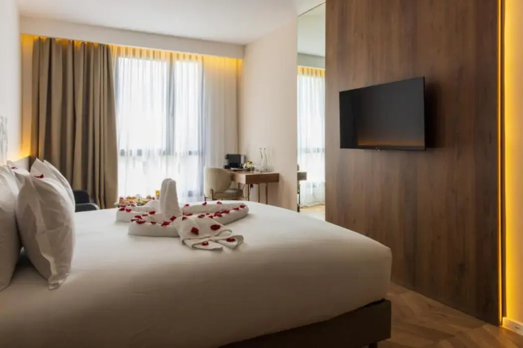 DIAGONAL HOTEL