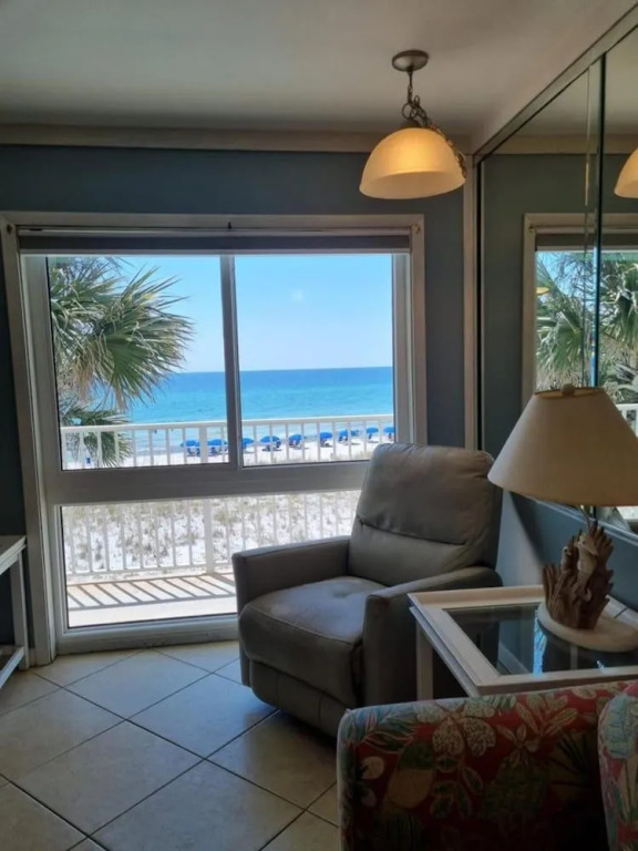 Aqua Villa 302