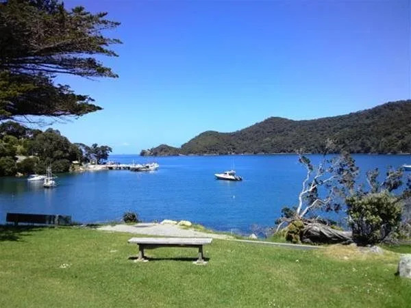 Great Barrier Lodge