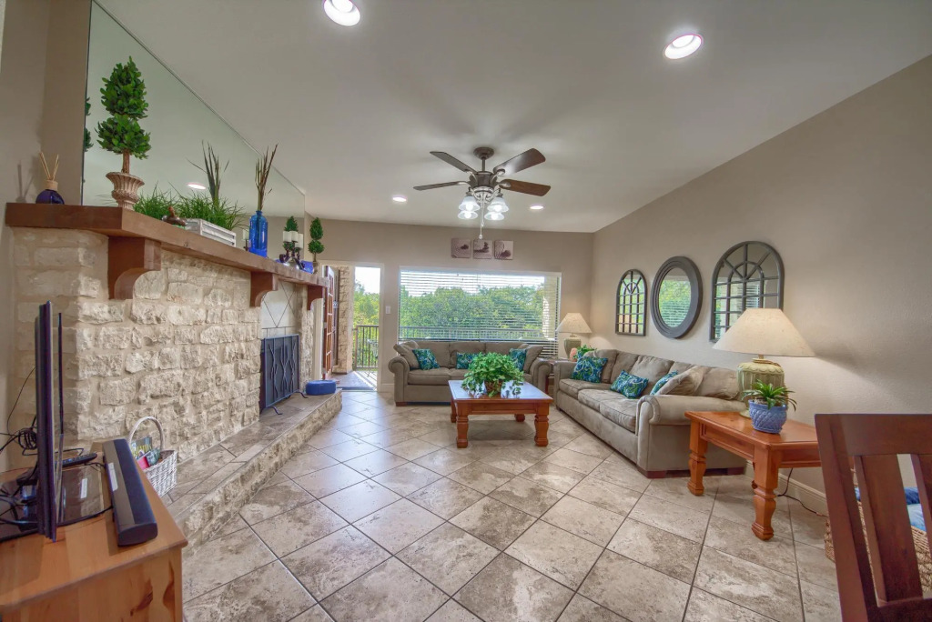 River Zen CW C207 in New Braunfels