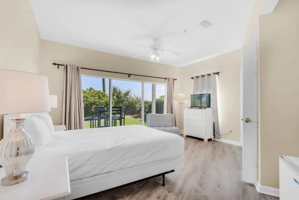 Beach Pointe 101
