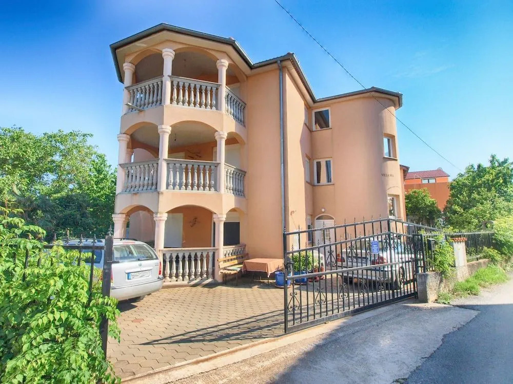 Apartment 1638