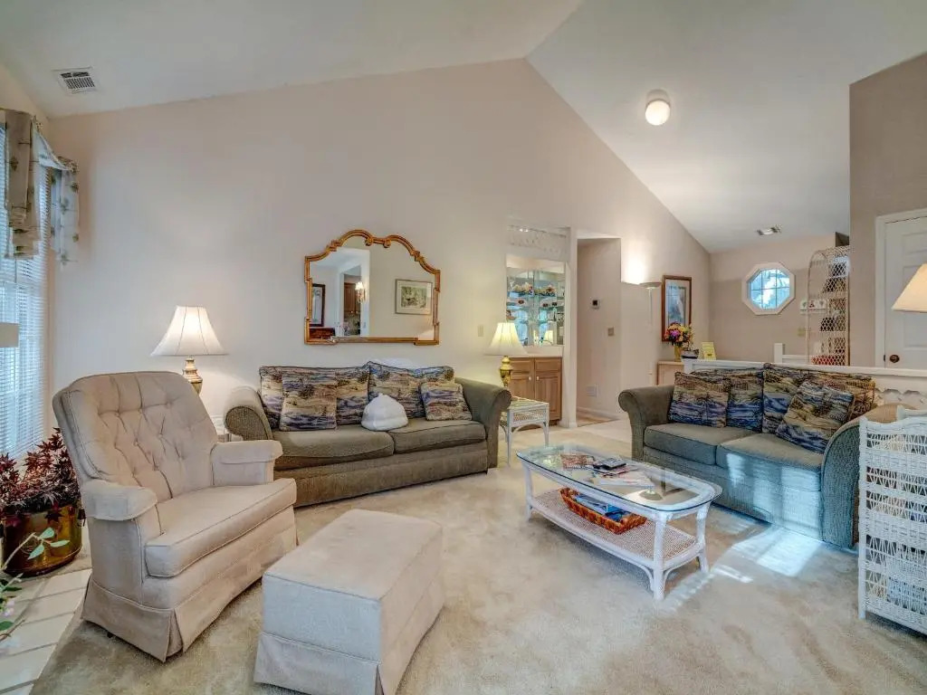 Evian 166, 2 Bedrooms, Sleeps 6, Golf & Lagoon Views, Pool