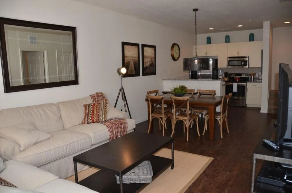 November Promo at Lucaya 3 Beds 2 Baths Id:59007