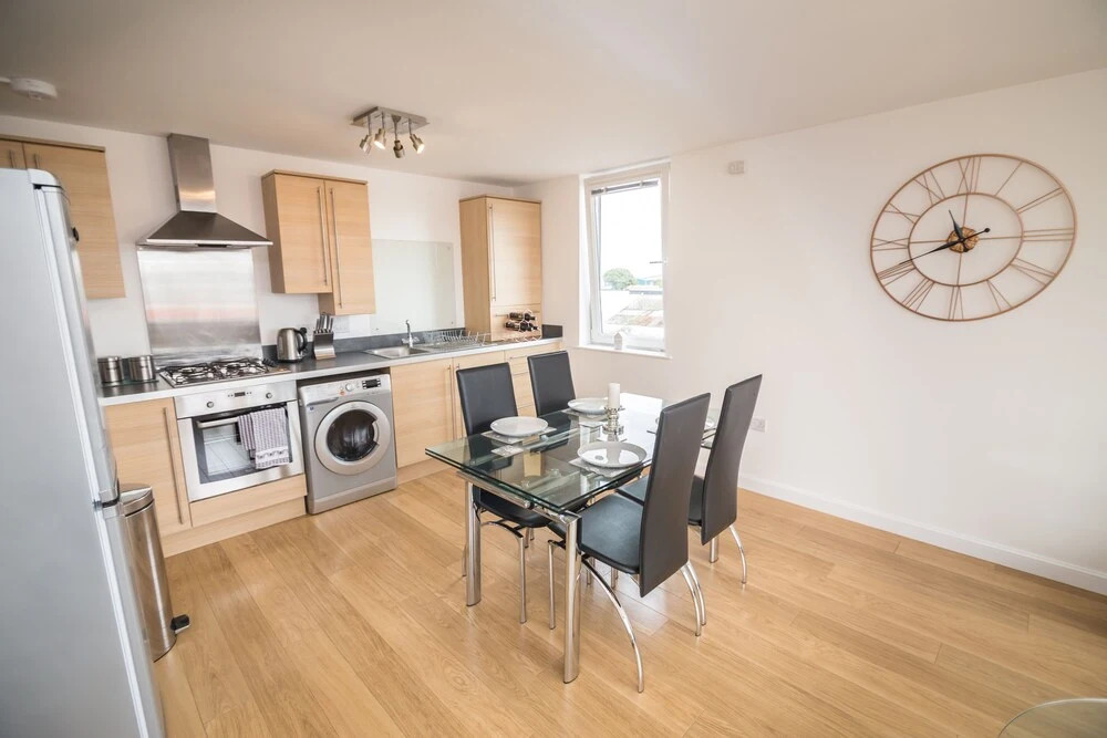 Queens Apartments - City Centre, Sea View, Free Private Parking, Luxury