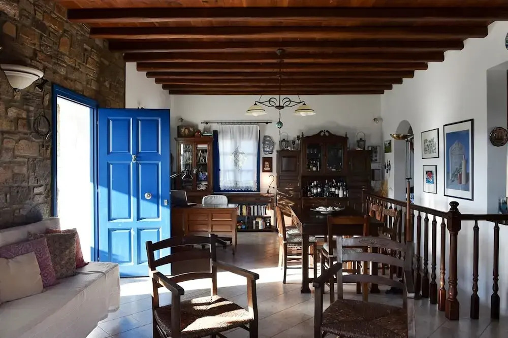Sophia Villa Paros - Beachfront Villa at Lolantonis