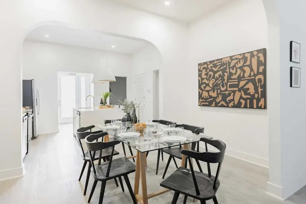 Sleeps 28 2 Units Near DT Nashville Outrider by Avantstay