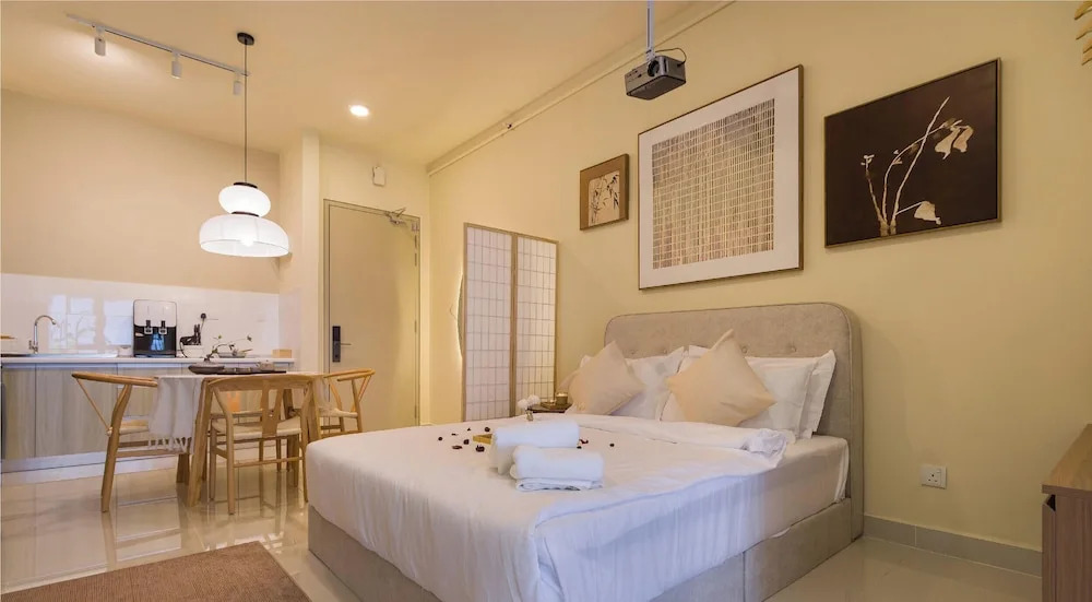 CoreSoho Suite by BKAstaycation KotaWarisan Sepang KLIA Airport, Free Wifi