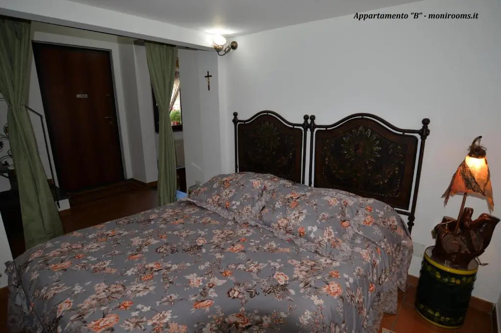 Moni Rooms