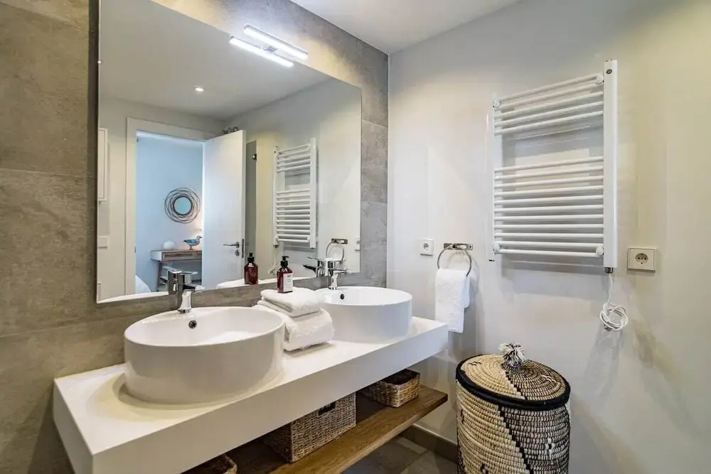 Inf3.1j - Stunning Holiday Home Next to Beach