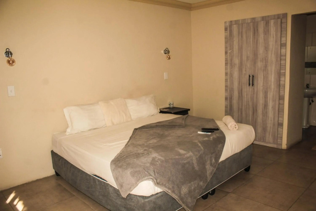 Ingwenya Guesthouse
