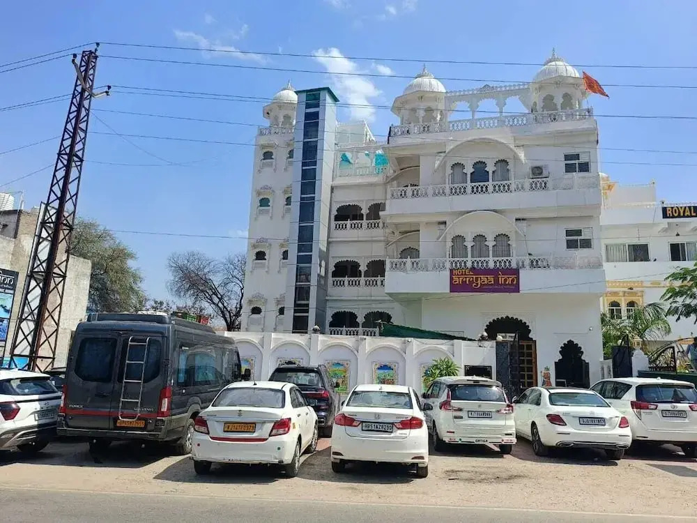 Arryaa Inn