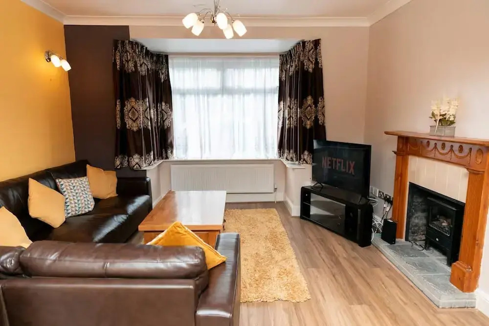 House - Sleeps 5 - Ensuite Bedrooms