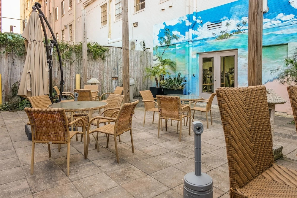 Downtown Jacksonville Apts by Frontdesk