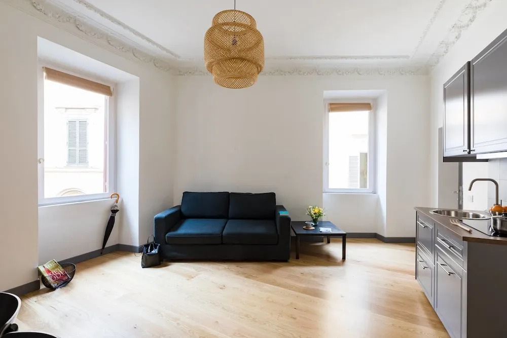 Pietra Square Residence