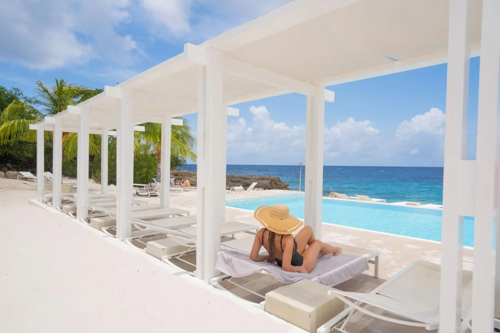 Papagayo Beach Hotel