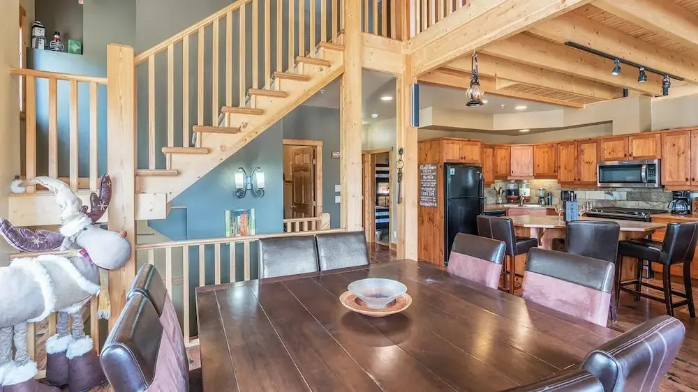 Forest Lane Hideaway - Luxurious Family Friendly Home with Private Hot Tub