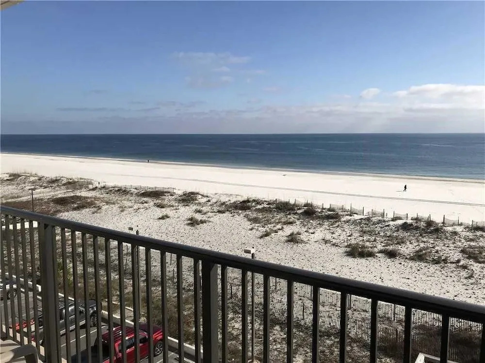 Island Winds West 475 1 Bedroom 1 Bathroom Condo