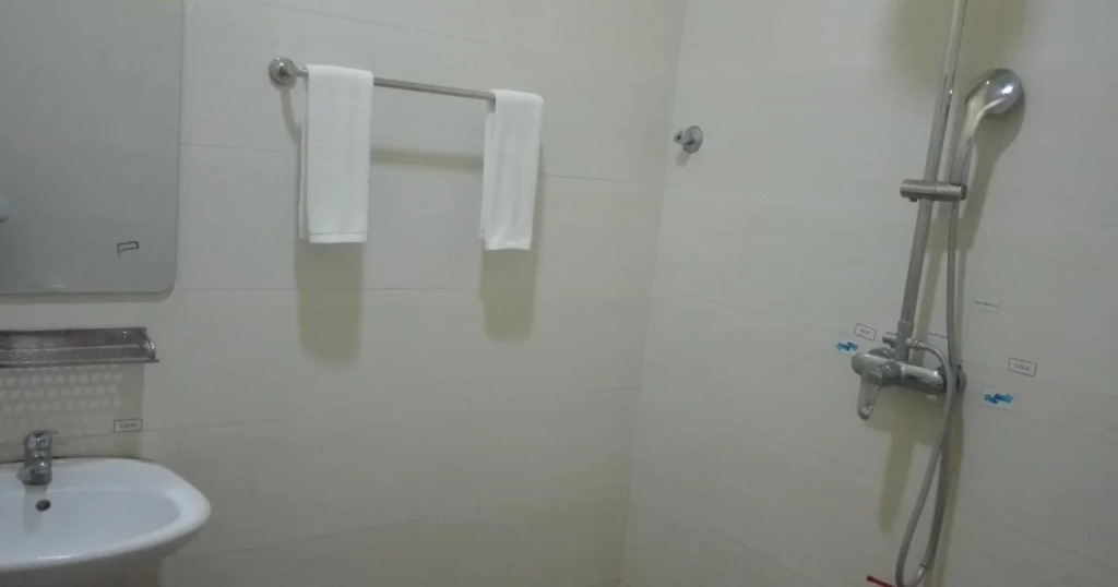 Man Thi Tar Hotel