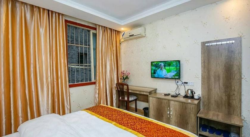 Yuhang Business Hotel