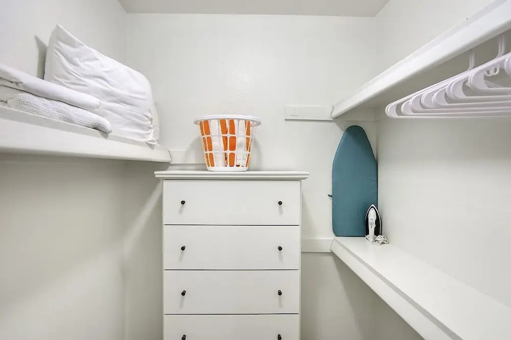 123 Fully Furnished 1BR Suite-Prime Location! by RedAwning