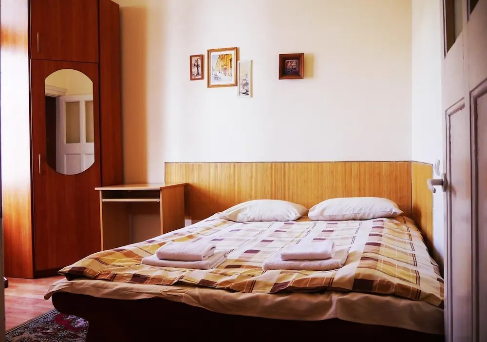 Апартаменты на пр-те Свободы 6-8а