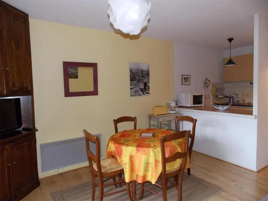 Appartement Bagnères-de-Luchon, 3 pièces, 4 personnes - FR-1-313-128