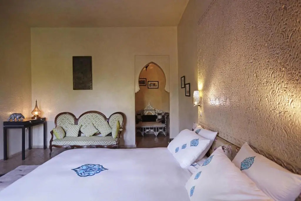 Villa DOMOLIV en exclusivité avec piscine et terrain de tennis privé
