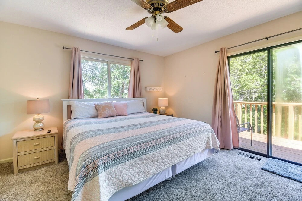 Walk to North Myrtle Beach: Family-friendly Home!