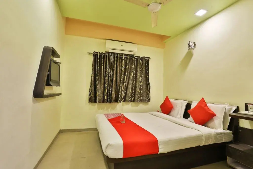 Hotel Santro By OYO Rooms
