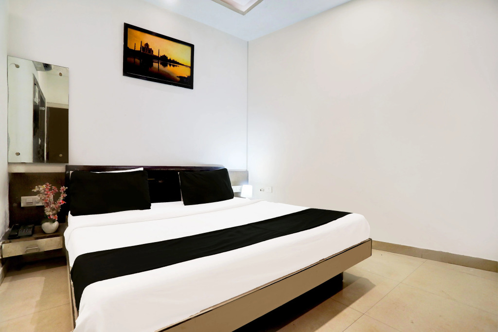 OYO 10454 Hotel Riviera