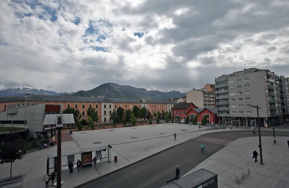 Annecy downtown, big one bedroom apartment