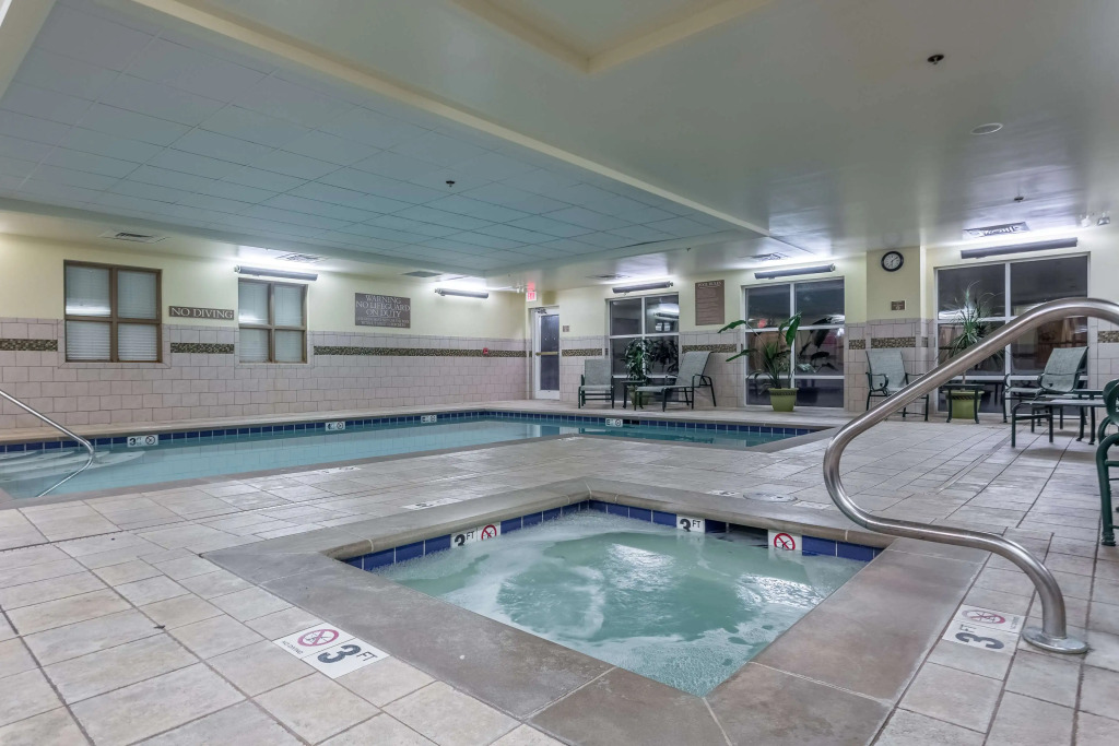 Country Inn & Suites by Radisson, Knoxville at Cedar Bluff, TN