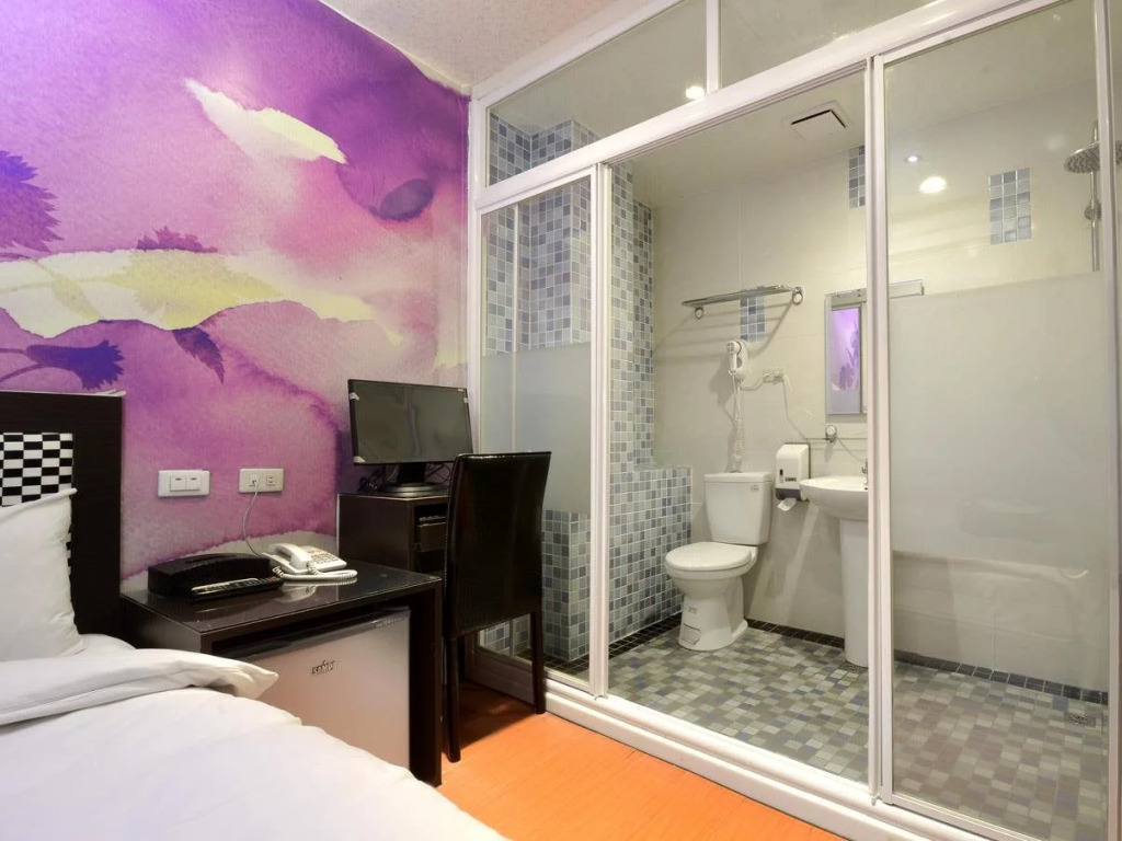 Happiness Inn
