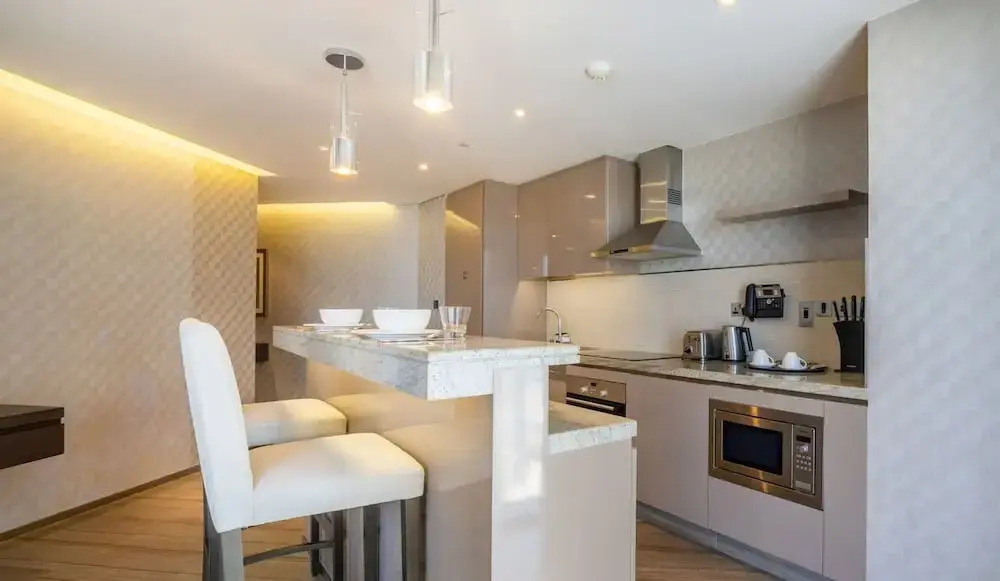 Elegant 1BR Near Wafi Mall Central Dubai Stay