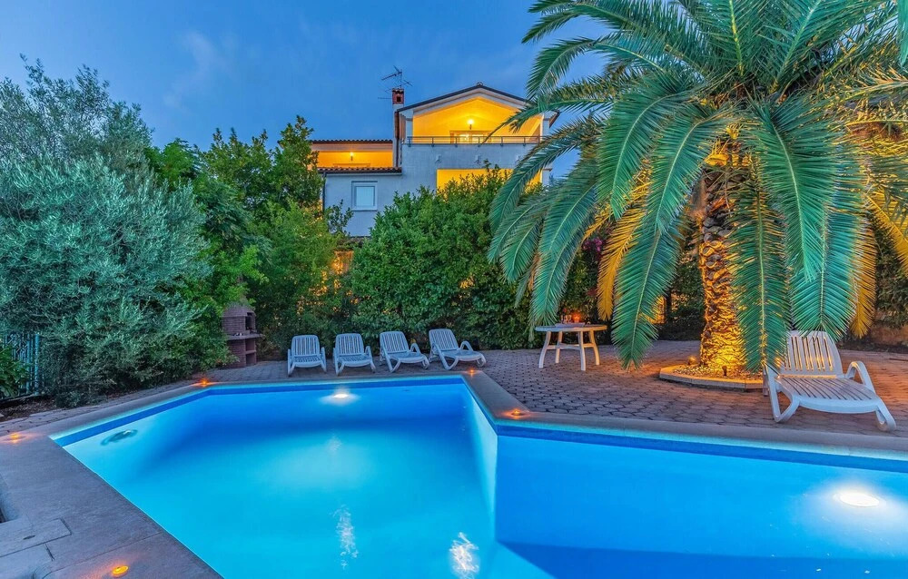 Stunning Home in Pula With Wifi and 3 Bedrooms