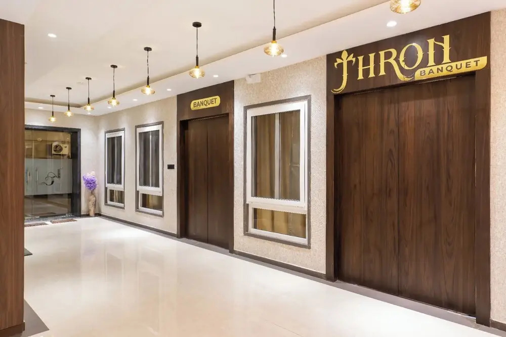 Hotel Kingsway Continental , Raipur